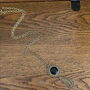 Elegant Gold and Black Pendant Necklace